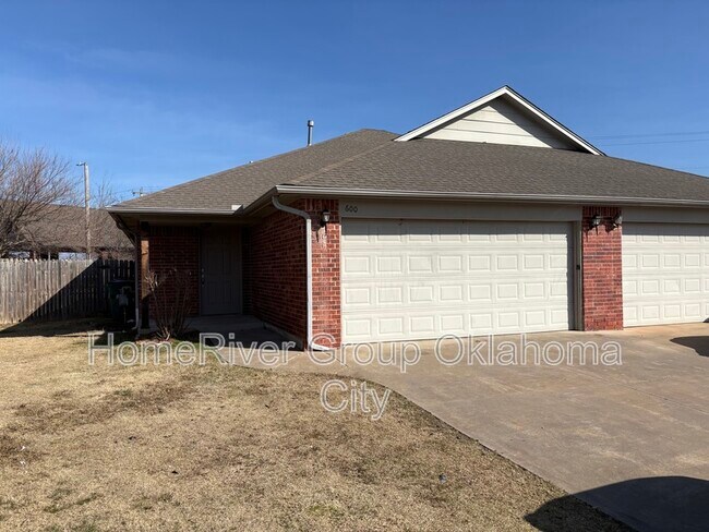 600 Garrison Ln in Yukon, OK - Building Photo - Building Photo