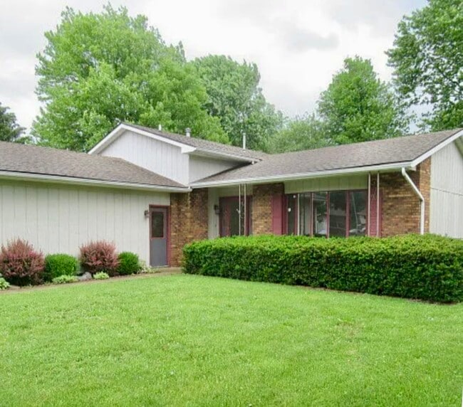 1026 Illinois Dr in Rantoul, IL - Building Photo - Building Photo
