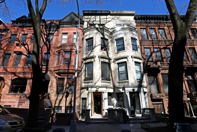 33 W 94th St in New York, NY - Foto de edificio - Building Photo