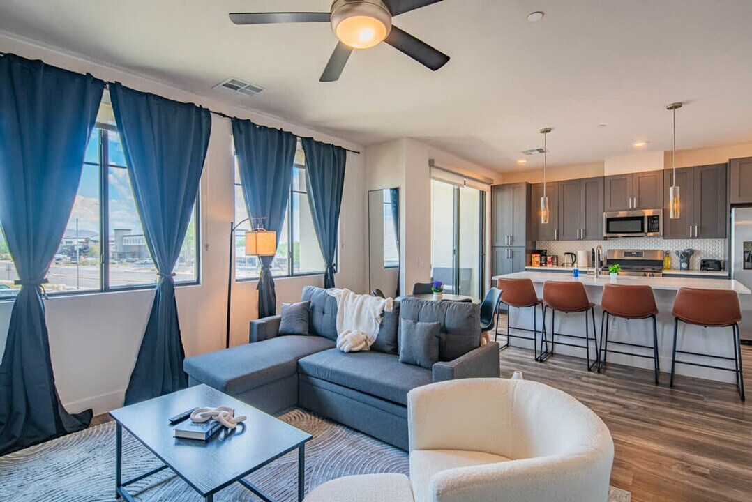 15501 N Dial Blvd in Scottsdale, AZ - Foto de edificio