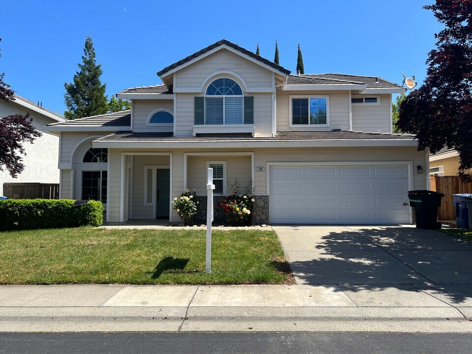 156 Gilded Rock Cir in Folsom, CA - Building Photo