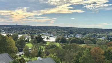 Bayview Luxury Apartments in Fall River, MA - Building Photo - Building Photo