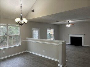 6558 Pole Creek Dr in Lithonia, GA - Building Photo - Building Photo