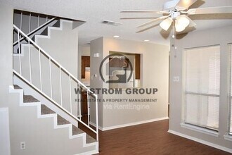 801 Treadwell Ct in Hurst, TX - Building Photo - Building Photo