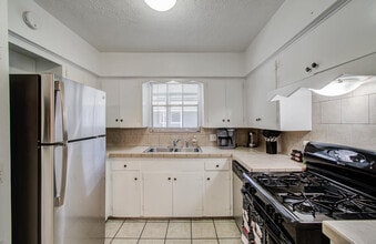 5542 Holly St in Houston, TX - Building Photo - Building Photo