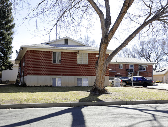 3113 Illinois Ave in Colorado Springs, CO - Foto de edificio - Building Photo