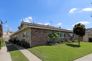 1021 N Shattuck Pl in Orange, CA - Building Photo - Building Photo