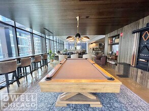 700 N La Salle Dr, Unit 1 in Chicago, IL - Building Photo - Building Photo