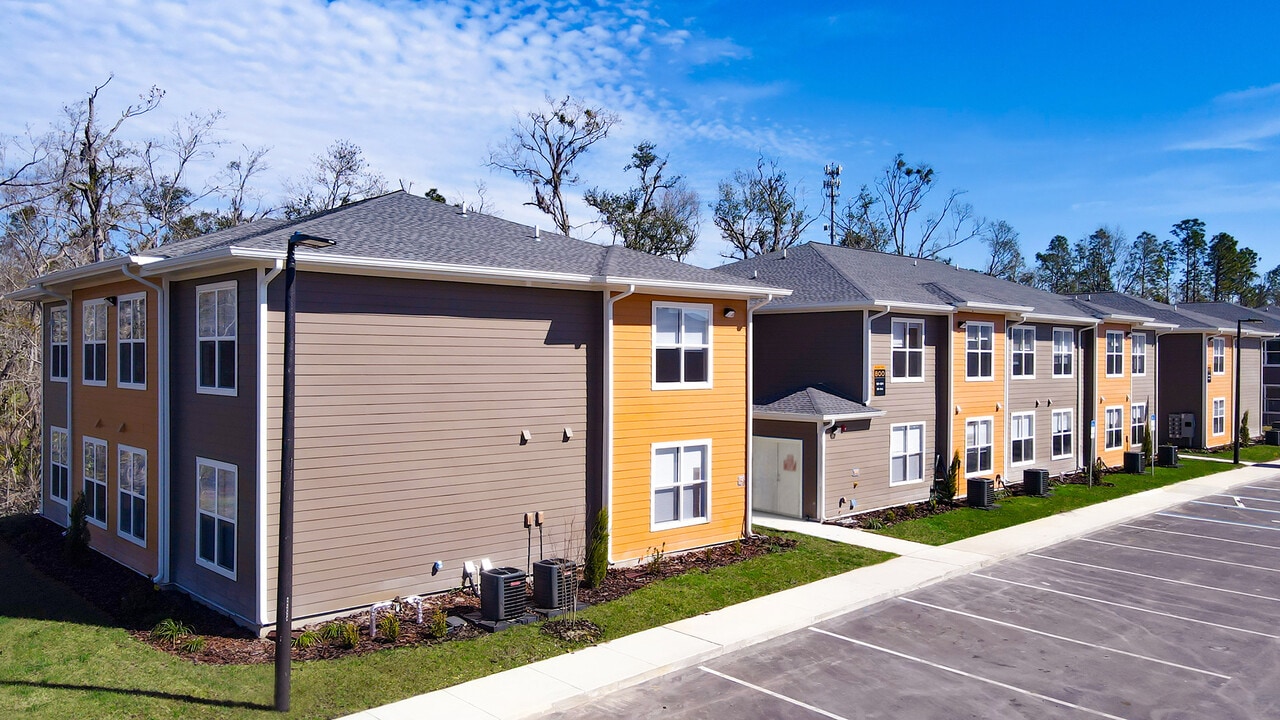 The Grove at Perry in Perry, FL - Foto de edificio