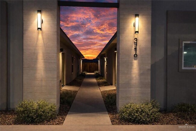 19 19th St in McAllen, TX - Building Photo - Building Photo