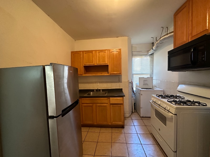 4137 Parrish St Photo