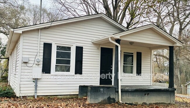 111 W Robinson St in Dallas, NC - Building Photo - Building Photo