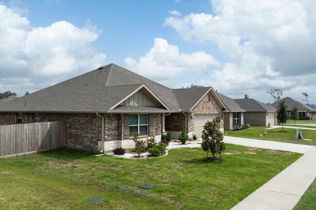 30100 Kingston Heath Dr in Cleveland, TX - Foto de edificio - Building Photo