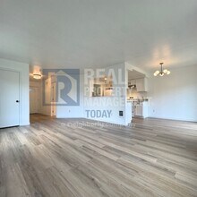 334 Tacoma Blvd S in Pacific, WA - Building Photo - Building Photo