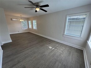 102 9th Ave in Chickasaw, AL - Building Photo - Building Photo