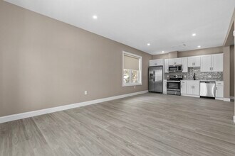 3 Washington Sq, Unit #503 in Revere, MA - Building Photo - Building Photo