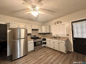 74 Mt Pleasant St in Derby, CT - Foto de edificio - Building Photo