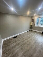 134 Bridgeport Rd E in Waterloo, ON - Building Photo - Building Photo