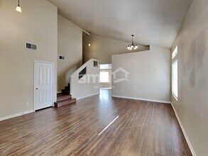 8221 Woodland Prairie Ave in Las Vegas, NV - Building Photo - Building Photo