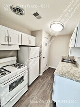 8877 W 54th Pl in Arvada, CO - Foto de edificio - Building Photo