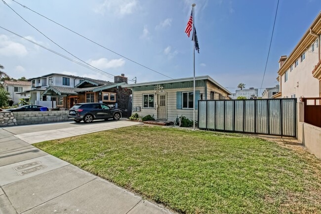property at 1534 Mathews Ave