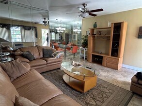 500 Layne Blvd in Hallandale Beach, FL - Building Photo - Building Photo