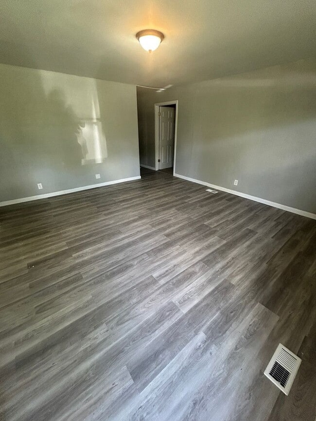 725 St Norbert Dr in Sauget, IL - Building Photo - Building Photo
