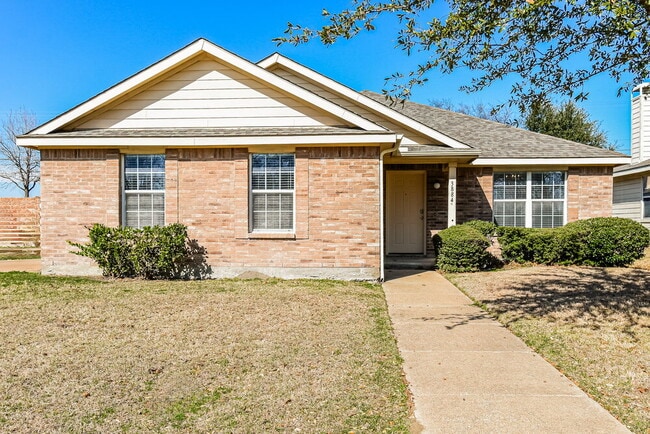 property at 3884 Pinebluff Ln