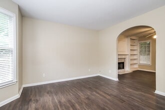 5111 Staplehurst Ln in Woodstock, GA - Building Photo - Building Photo