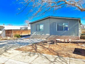 917 Castle Rock St in Page, AZ - Foto de edificio - Building Photo