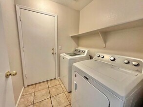 7451 W Potter Dr in Glendale, AZ - Building Photo - Building Photo