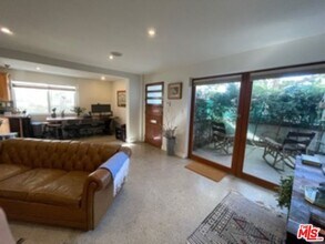 310 S Venice Blvd in Los Angeles, CA - Building Photo - Building Photo