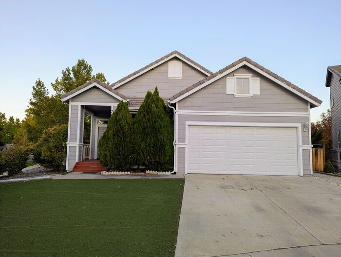 7491 Ambush Ct in Sparks, NV - Foto de edificio