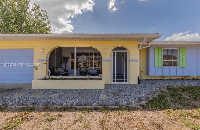 6551 Coliseum Blvd in Port Charlotte, FL - Building Photo - Building Photo