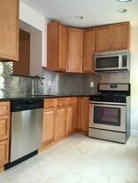 305 Mifflin St in Philadelphia, PA - Building Photo