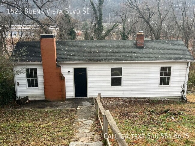 property at 1523 Buena Vista Blvd SE