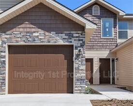 8835 N Helena Ave in Kansas City, MO - Foto de edificio - Building Photo