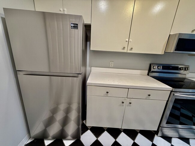 47 Berlin St, Unit 2 in Quincy, MA - Building Photo - Building Photo