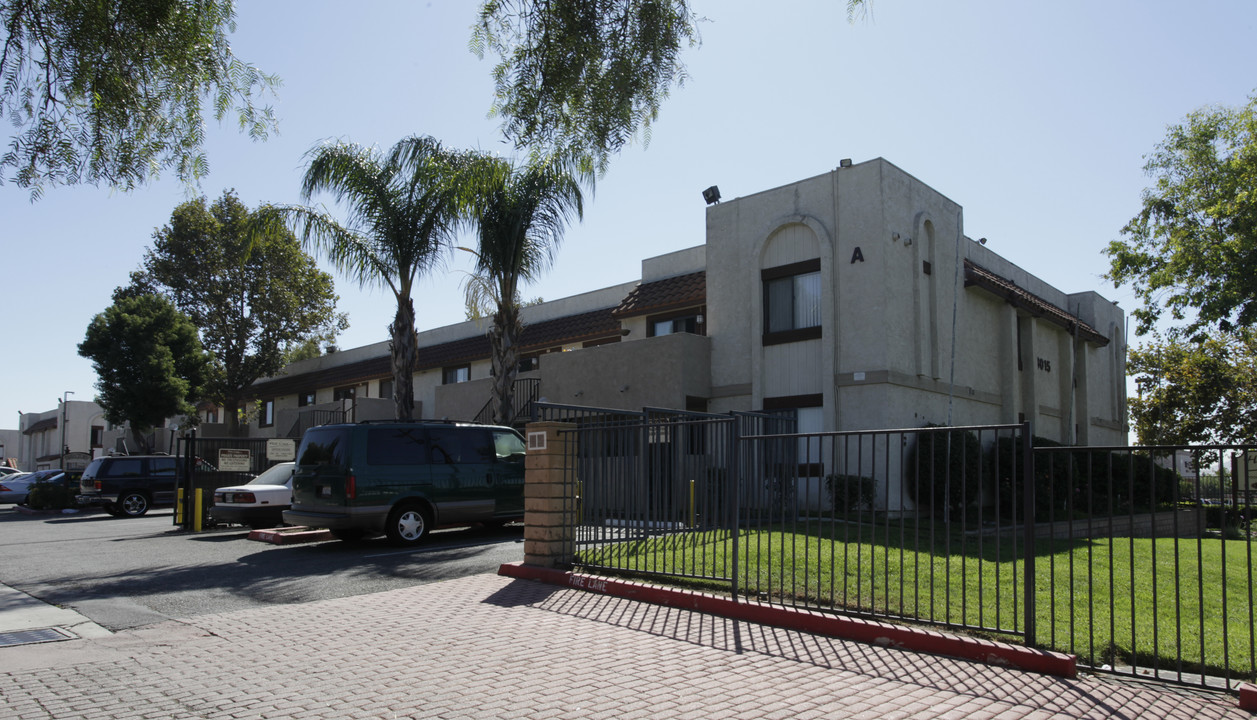 Hillcrest Apartments in Fontana, CA - Foto de edificio