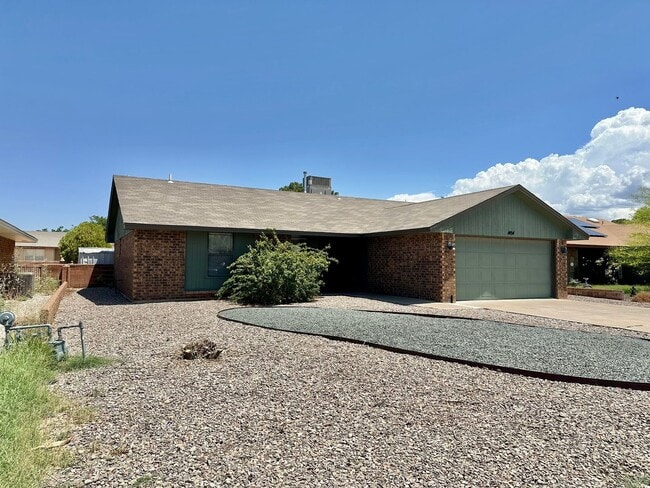 1454 Lindberg Ave in Alamogordo, NM - Building Photo - Building Photo