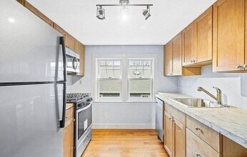 66 Walden St, Unit 01F in Cambridge, MA - Building Photo - Building Photo