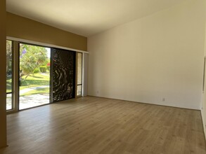 695 S Cll Petunia in Palm Springs, CA - Building Photo - Building Photo