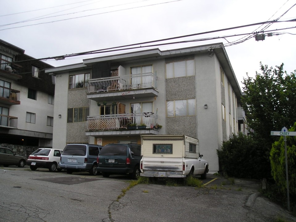 1411 Hachey Ave in Coquitlam, BC - Building Photo