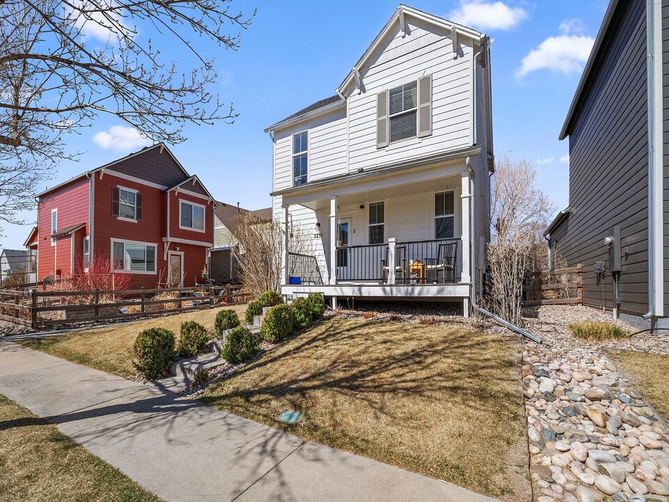2251 Haymaker Ln in Fort Collins, CO - Building Photo