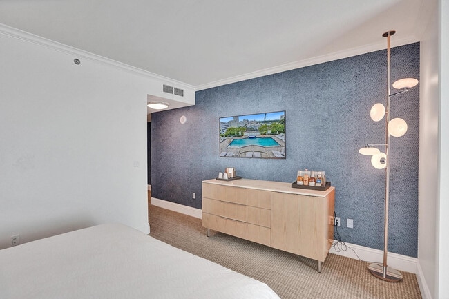 4390 Collins Ave, Unit SI ID1540436P