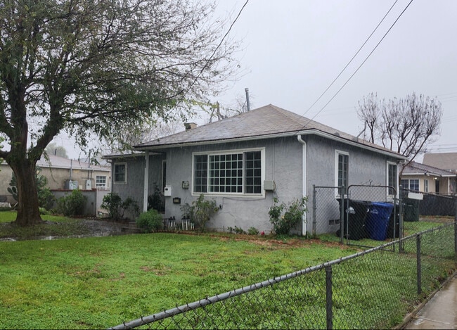 306 W Sunkist St in Ontario, CA - Building Photo - Building Photo
