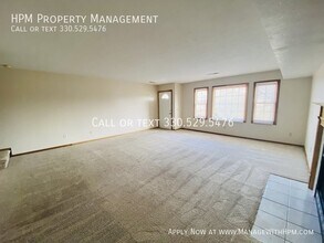 7491 Shisler St NE in North Canton, OH - Foto de edificio - Building Photo