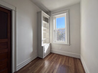 6079 68th Ave, Unit 2 in Ridgewood, NY - Foto de edificio - Building Photo