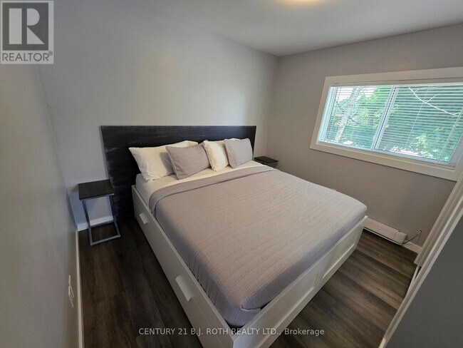 82 Albert St N in Orillia, ON - Building Photo - Building Photo