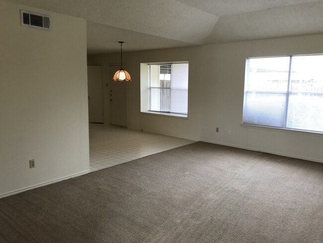 524 Connie Dr in Hewitt, TX - Building Photo - Building Photo